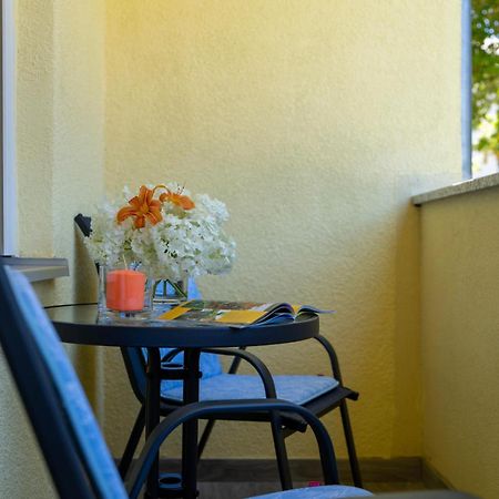 Lusi Apartment Otočac Екстериор снимка