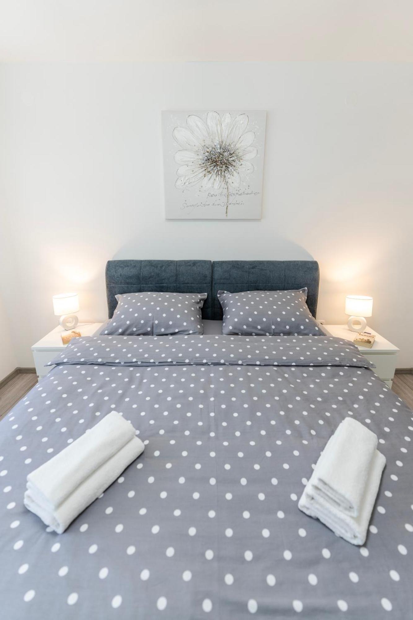 Lusi Apartment Otočac Екстериор снимка