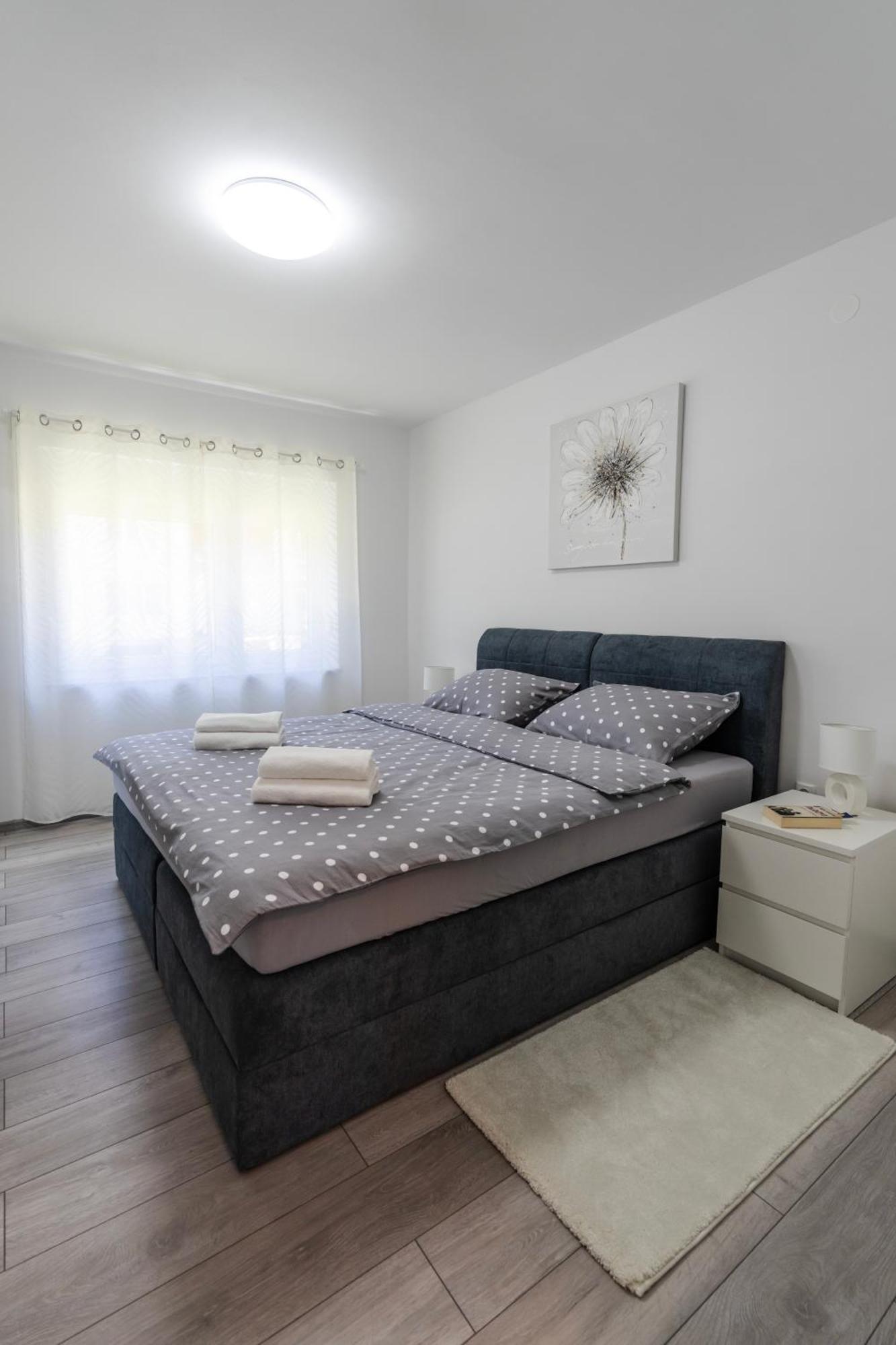 Lusi Apartment Otočac Екстериор снимка