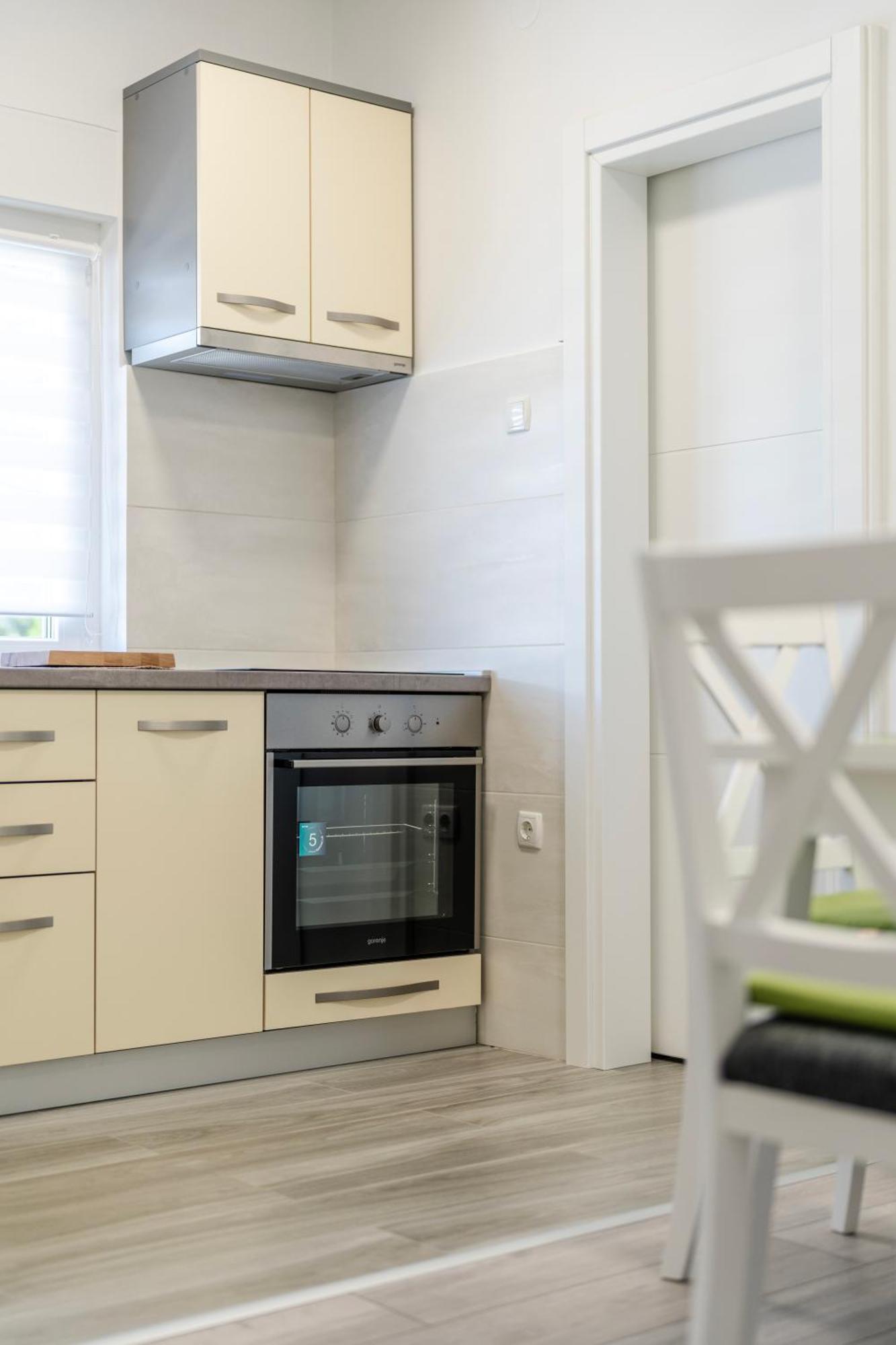 Lusi Apartment Otočac Екстериор снимка