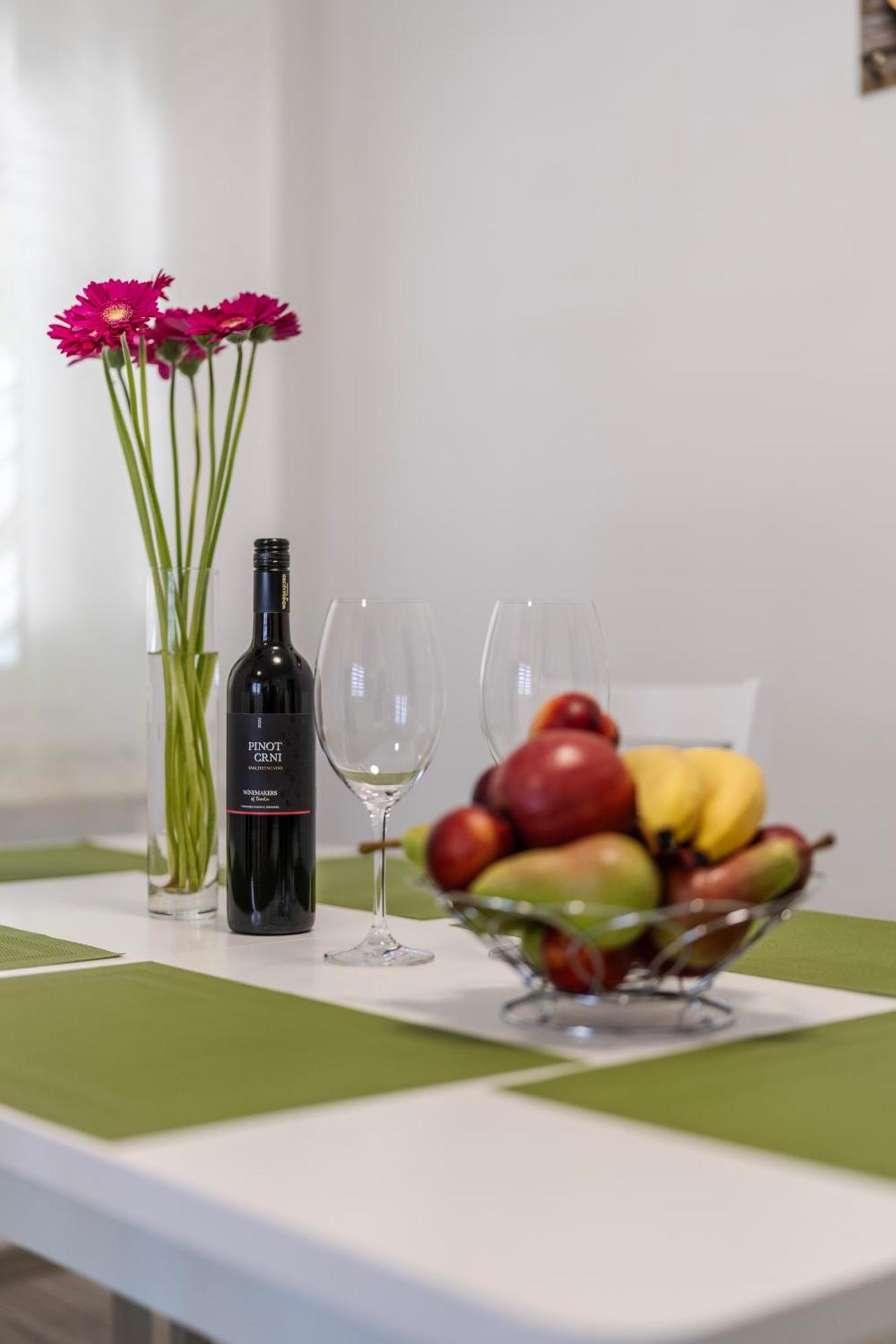 Lusi Apartment Otočac Екстериор снимка