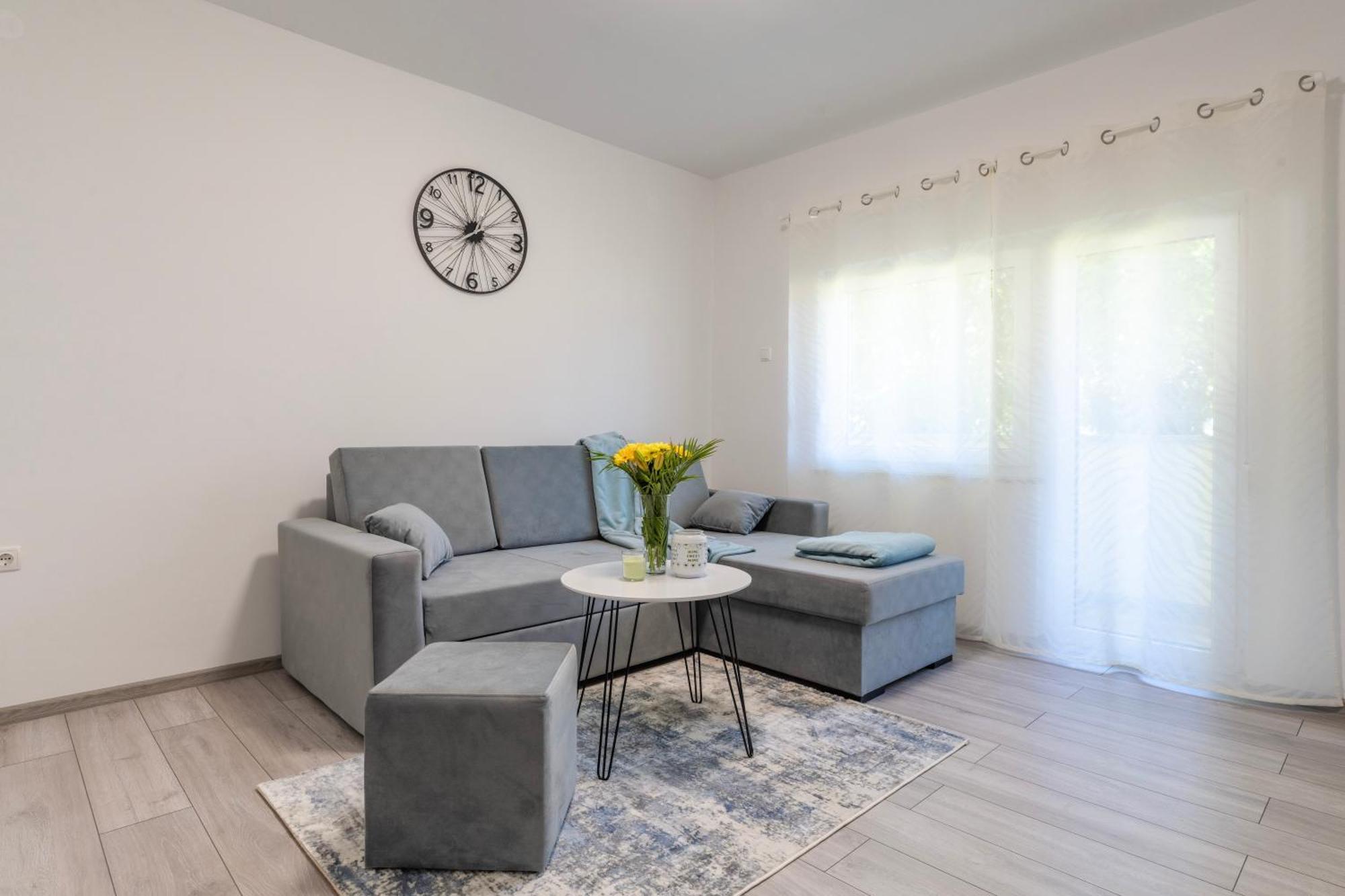 Lusi Apartment Otočac Екстериор снимка